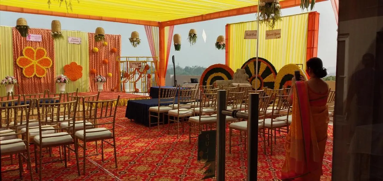 Hotel Four Element Varanasi