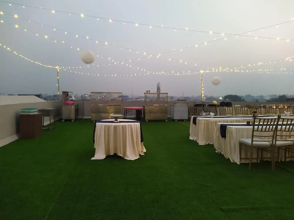 Hotel Four Element Varanasi 0*,  Indien