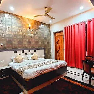  Hotel Rajyashree Palace