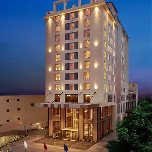 Hotel Doubletree By Hilton, Varanasi