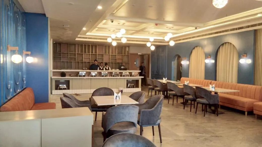 Hotel Four Element Varanasi