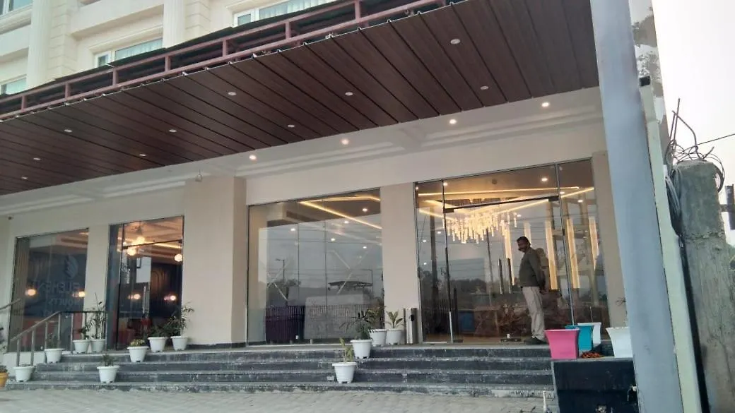 Hotel Four Element Varanasi