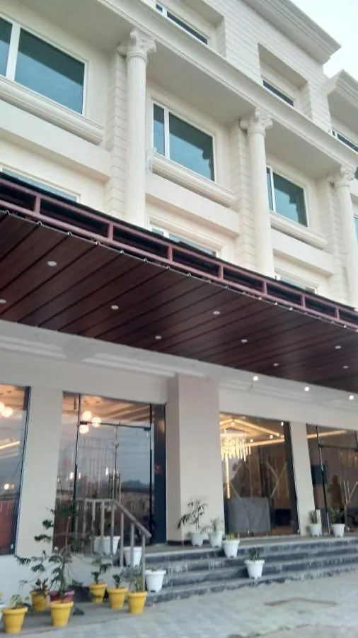 Hotel Four Element Varanasi 0*,  India