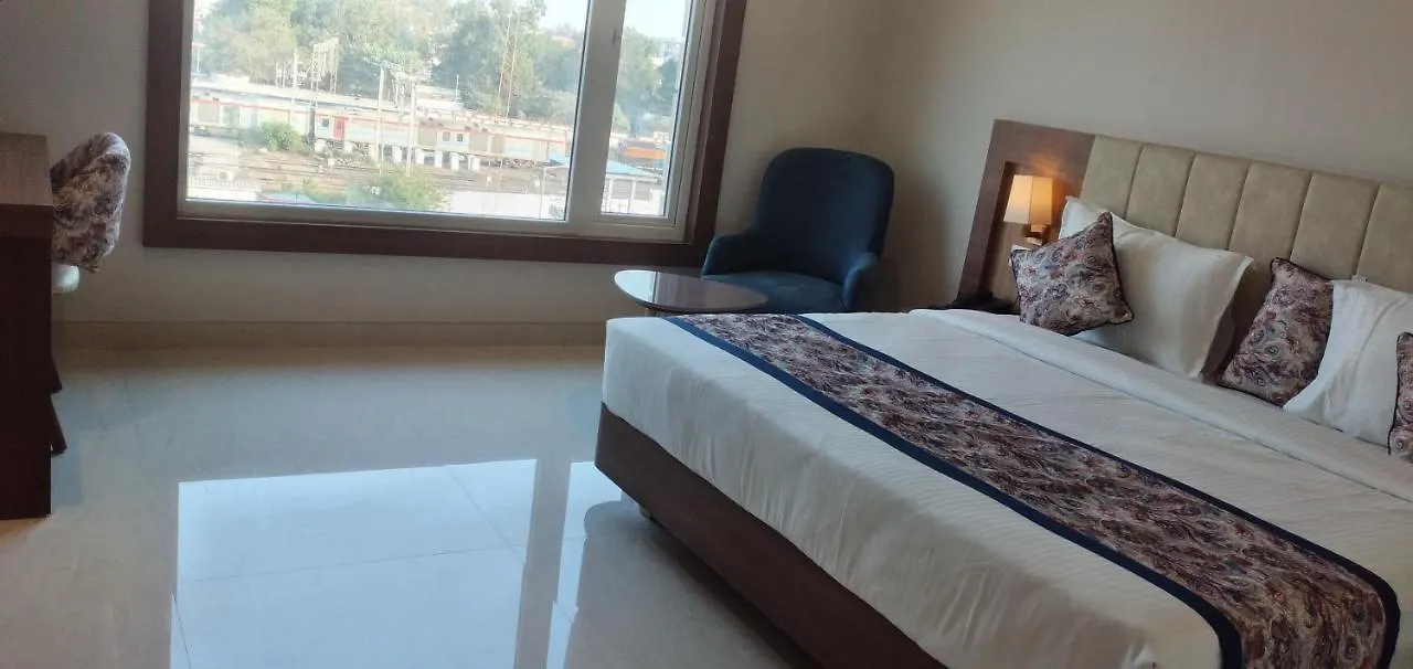 Hotel Four Element Varanasi 0*,