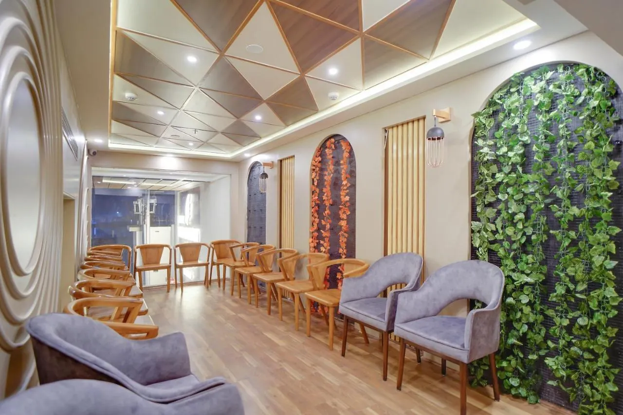 Hotel Four Element Varanasi