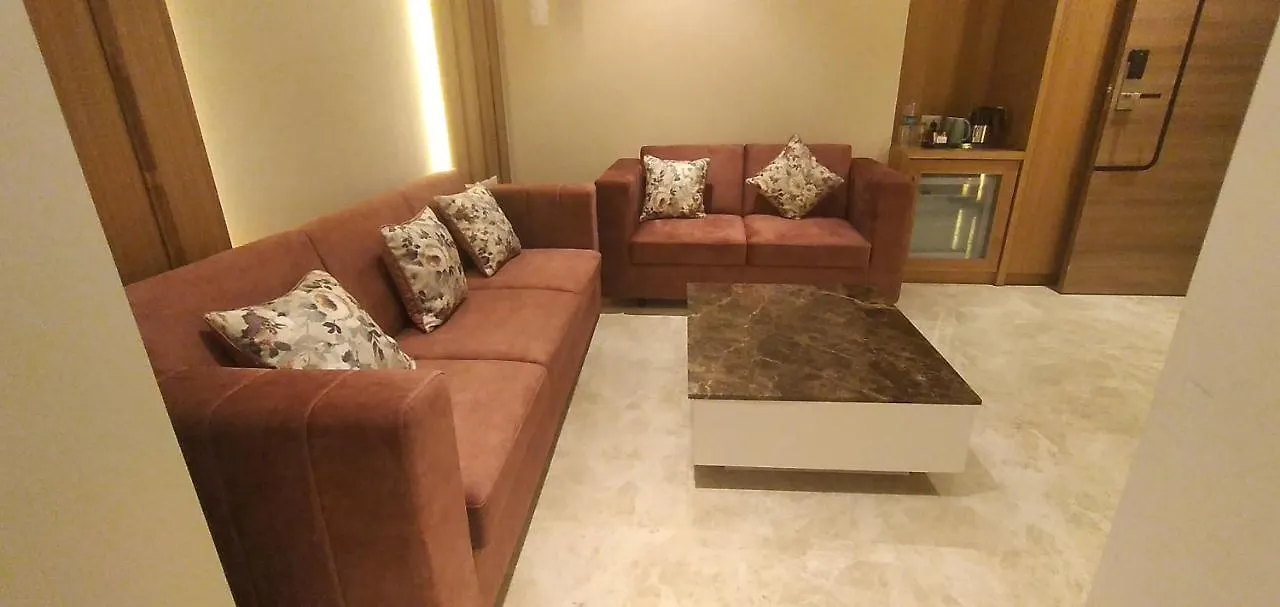 Hotel Four Element Varanasi