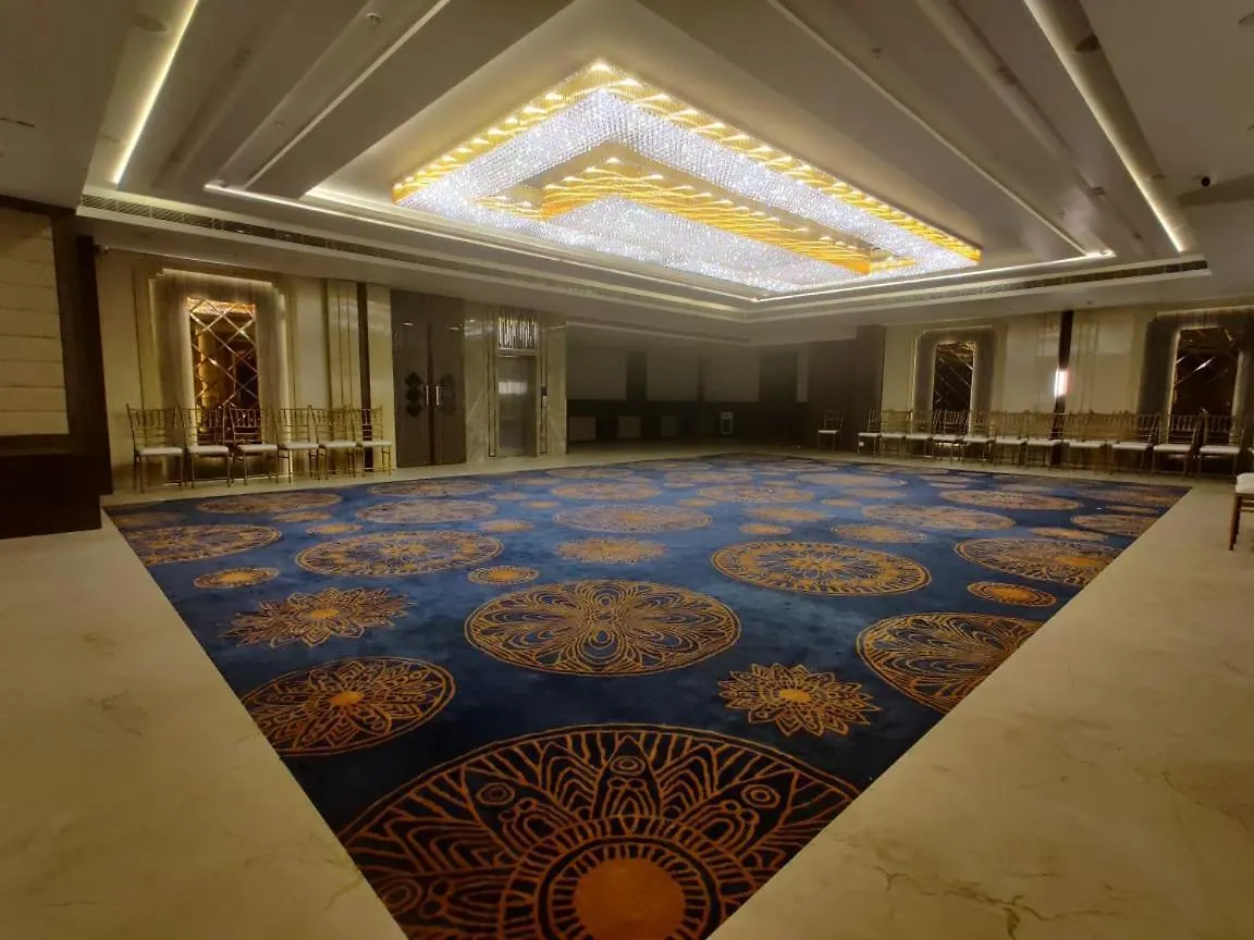 Hotel Four Element Varanasi 0*,