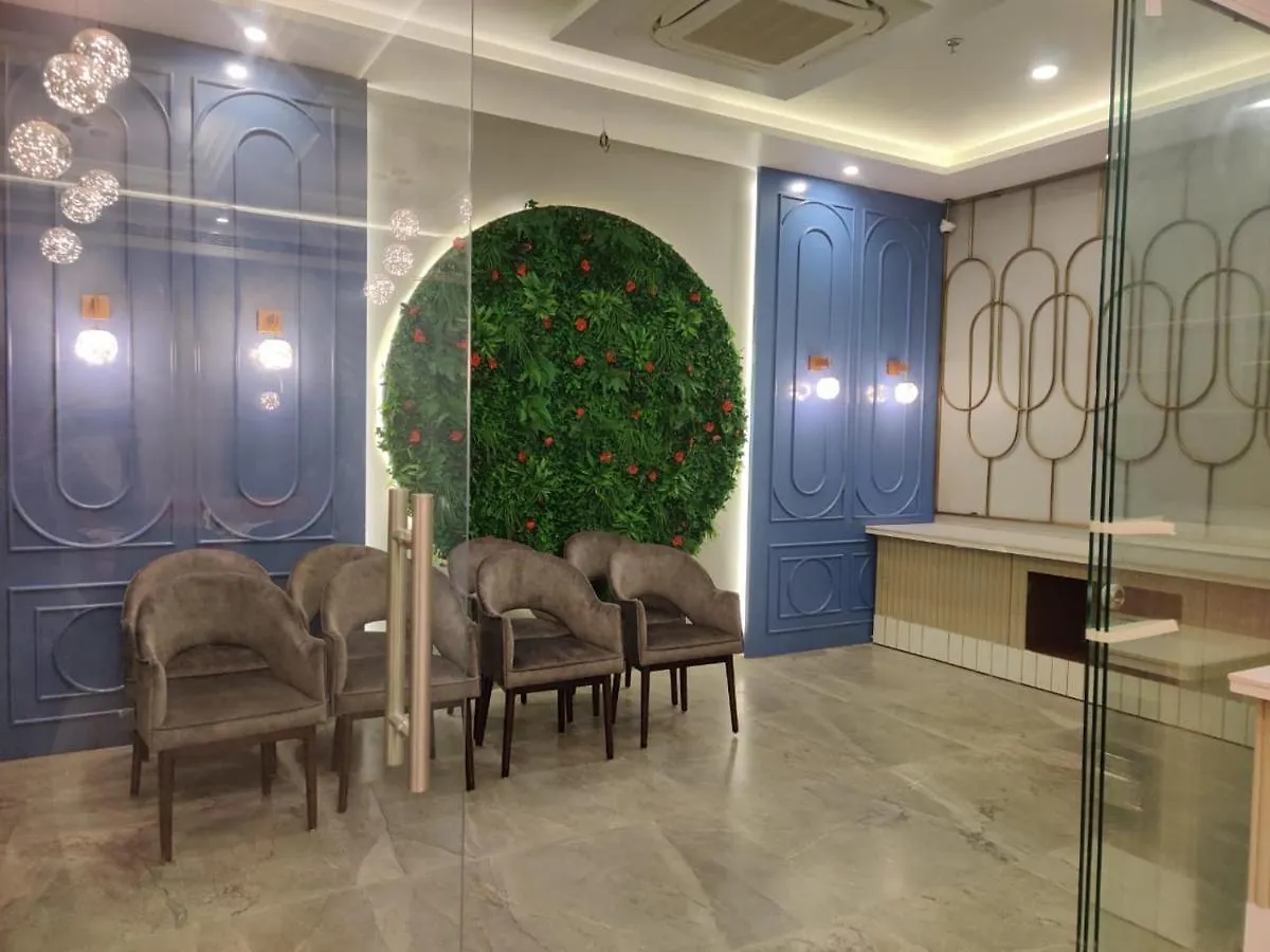Hotel Four Element Varanasi