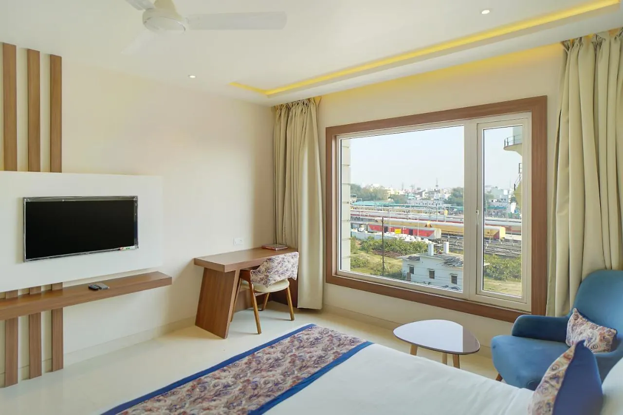 Hotel Four Element Varanasi